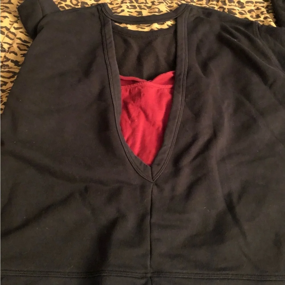 Nike Dri Fit size XL black open V-back long sleeve sweatshirt size Large